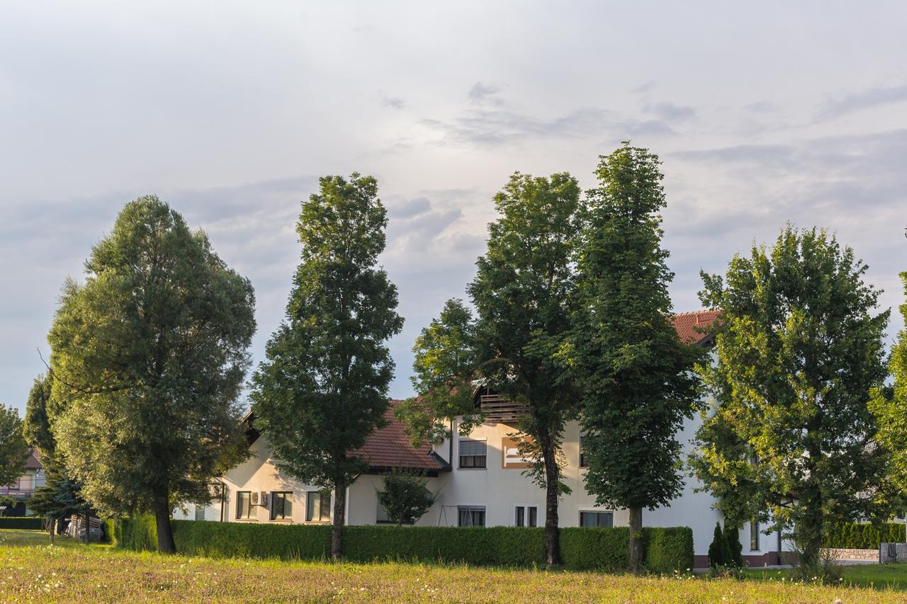 Hop House Garni Hotel Postojna Exteriér fotografie